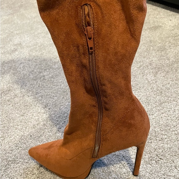 Over the knee boots - Picture 8 of 10